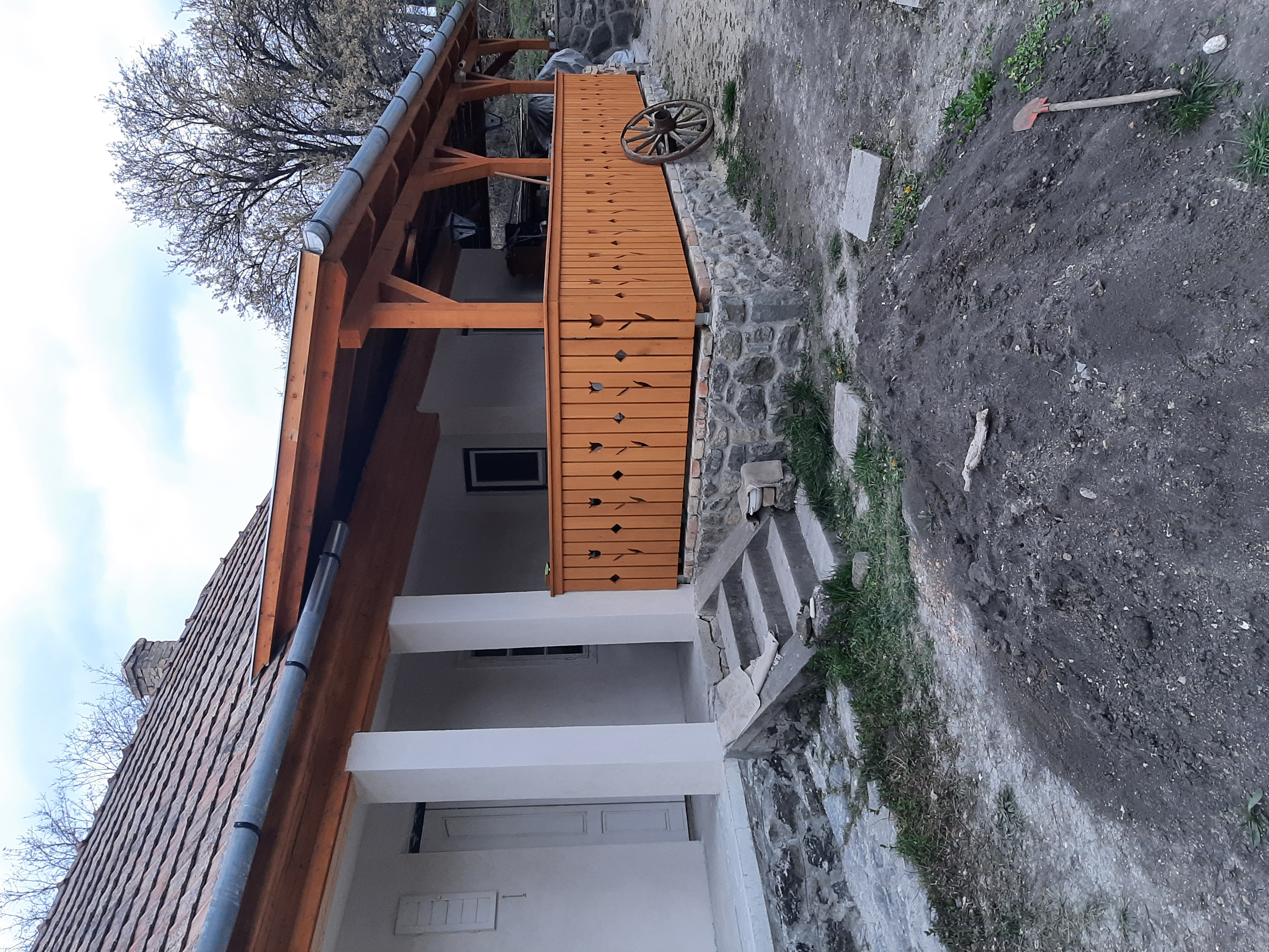 A Parasztház
